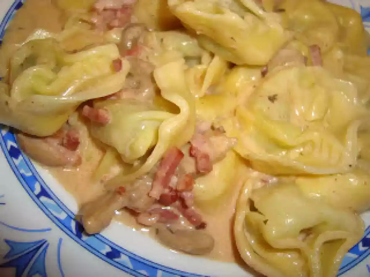 Tortellini com molho re-aproveitado