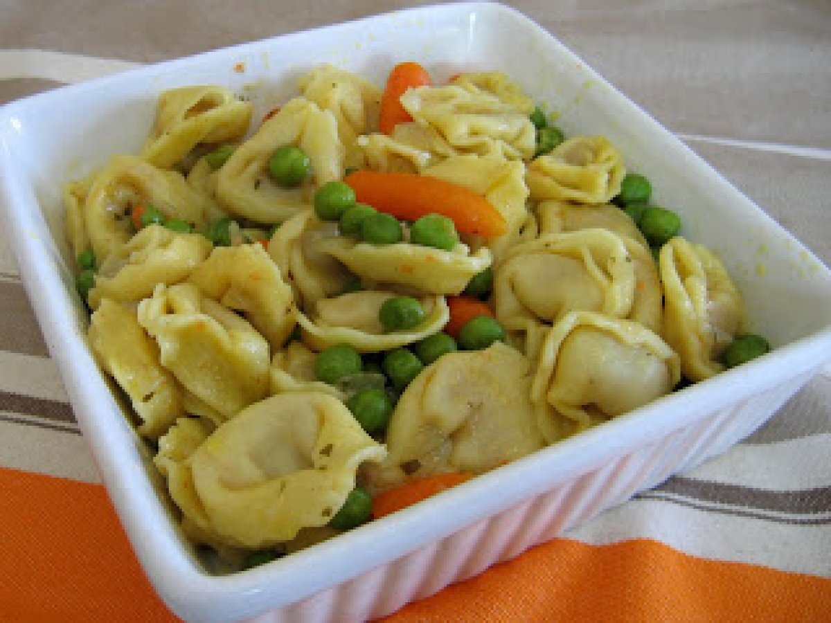 Tortellini de Carne com Legumes
