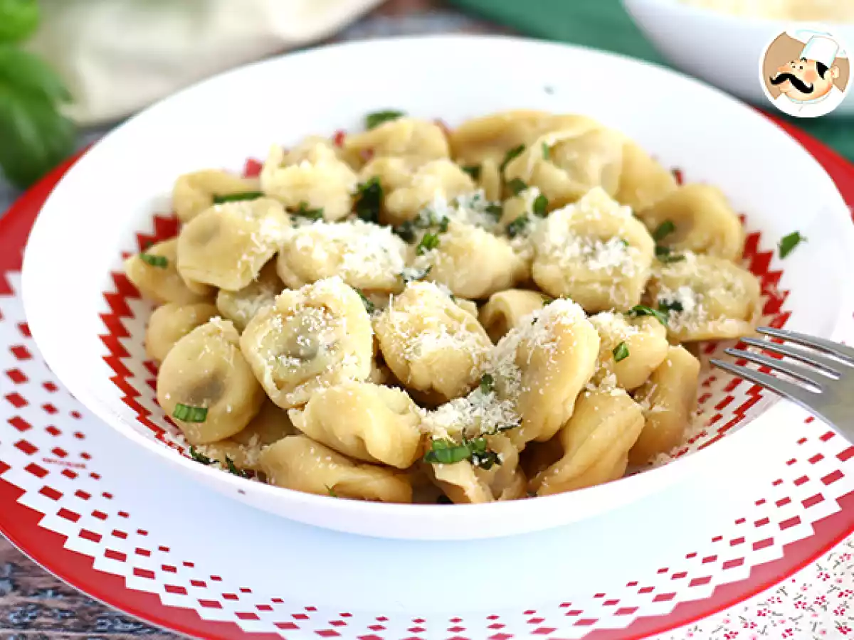 Tortellini recheado com parmesão, presunto cru e manjericão - foto 3