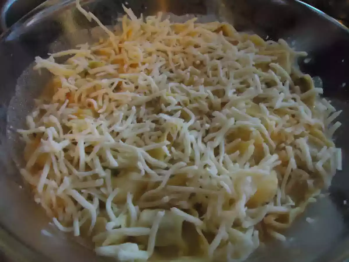 Tortellini recheado com presunto e queijo edam envolvido em natas carbonara - foto 7