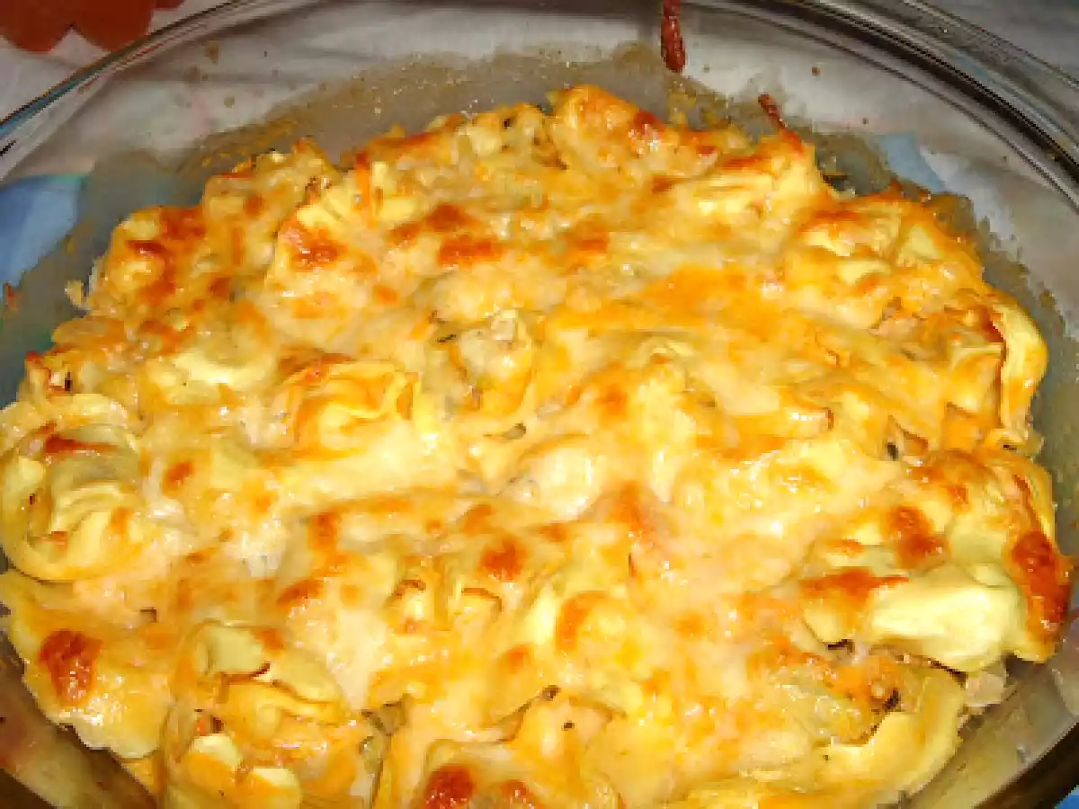 Tortellini recheado com presunto e queijo edam envolvido em natas carbonara - foto 8