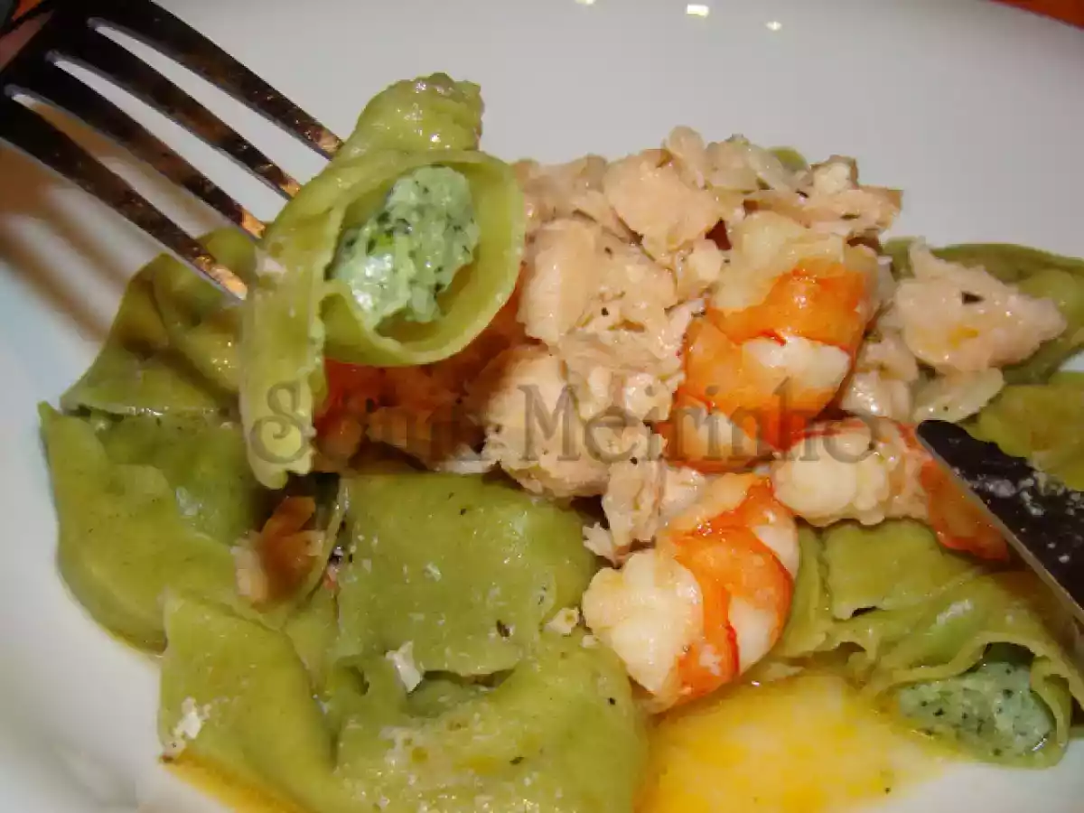 Tortelloni Verde com Queijo Ricotta e Espinafres acompanhado de Salmão - foto 8