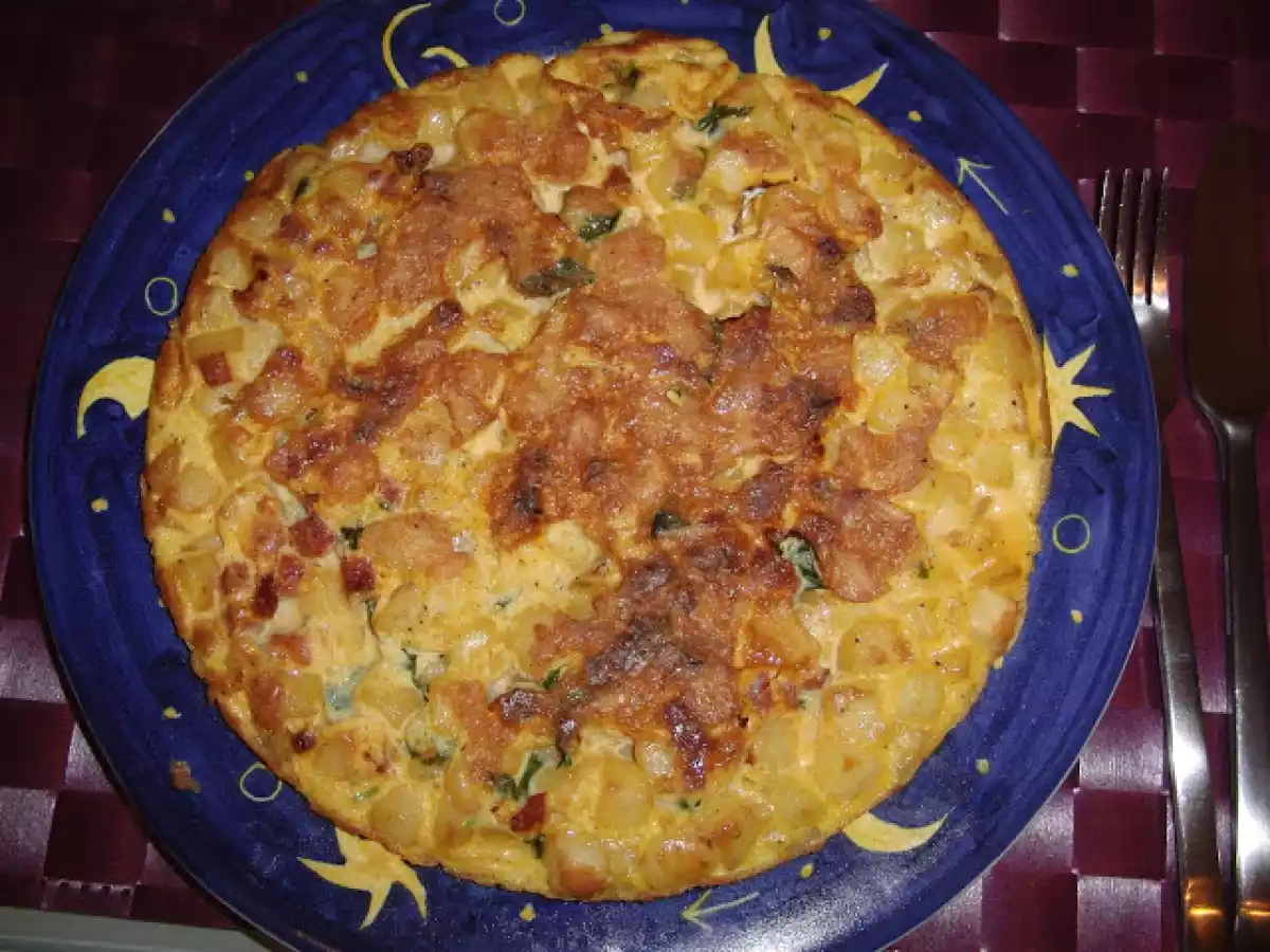 Tortilha com salsa e chouriço