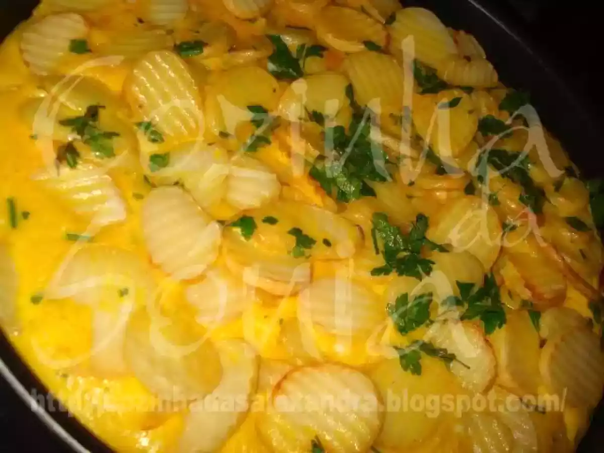 TORTILHA DE FRANGO ASSADO E BACON COM BATATA SAUTÉ...ECONOMIA DOMÉSTICA... - foto 6