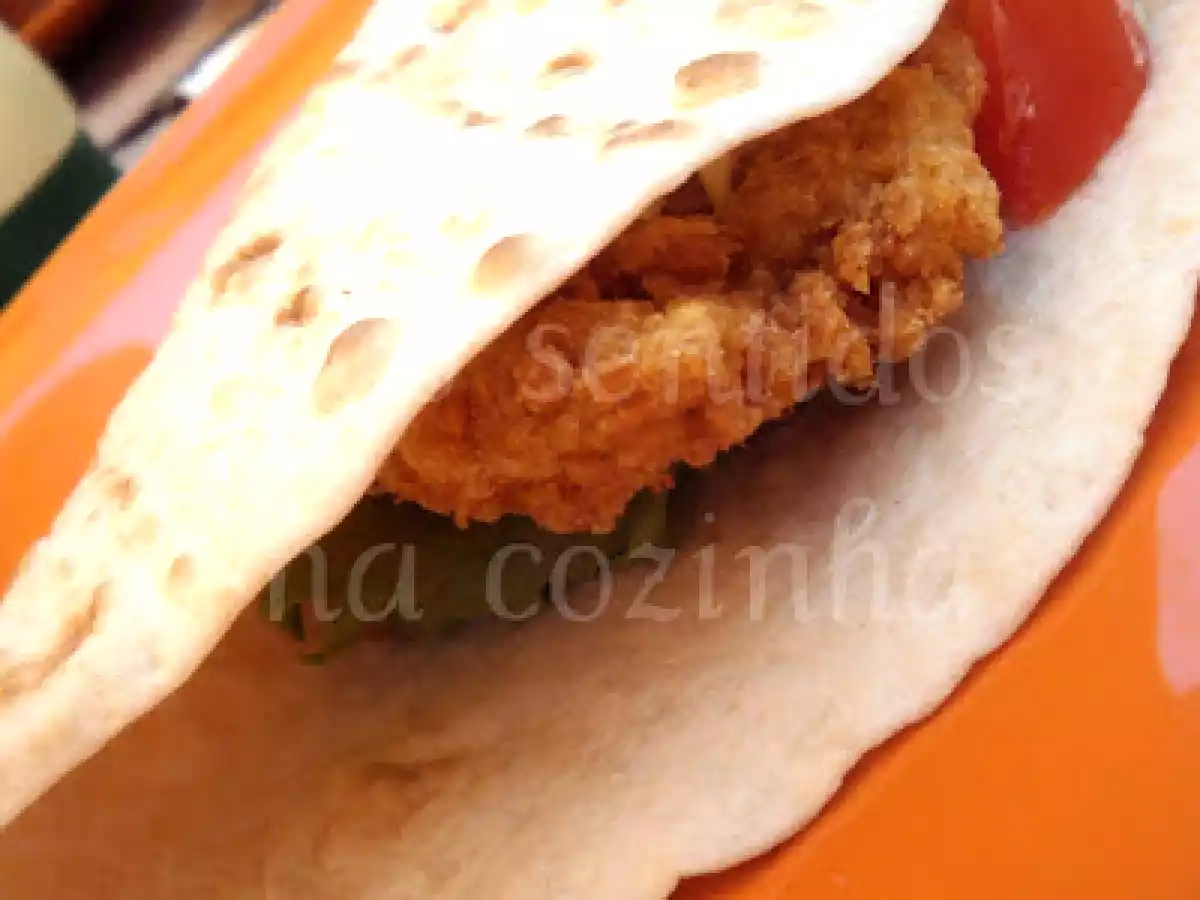 Tortilhas com frango panado