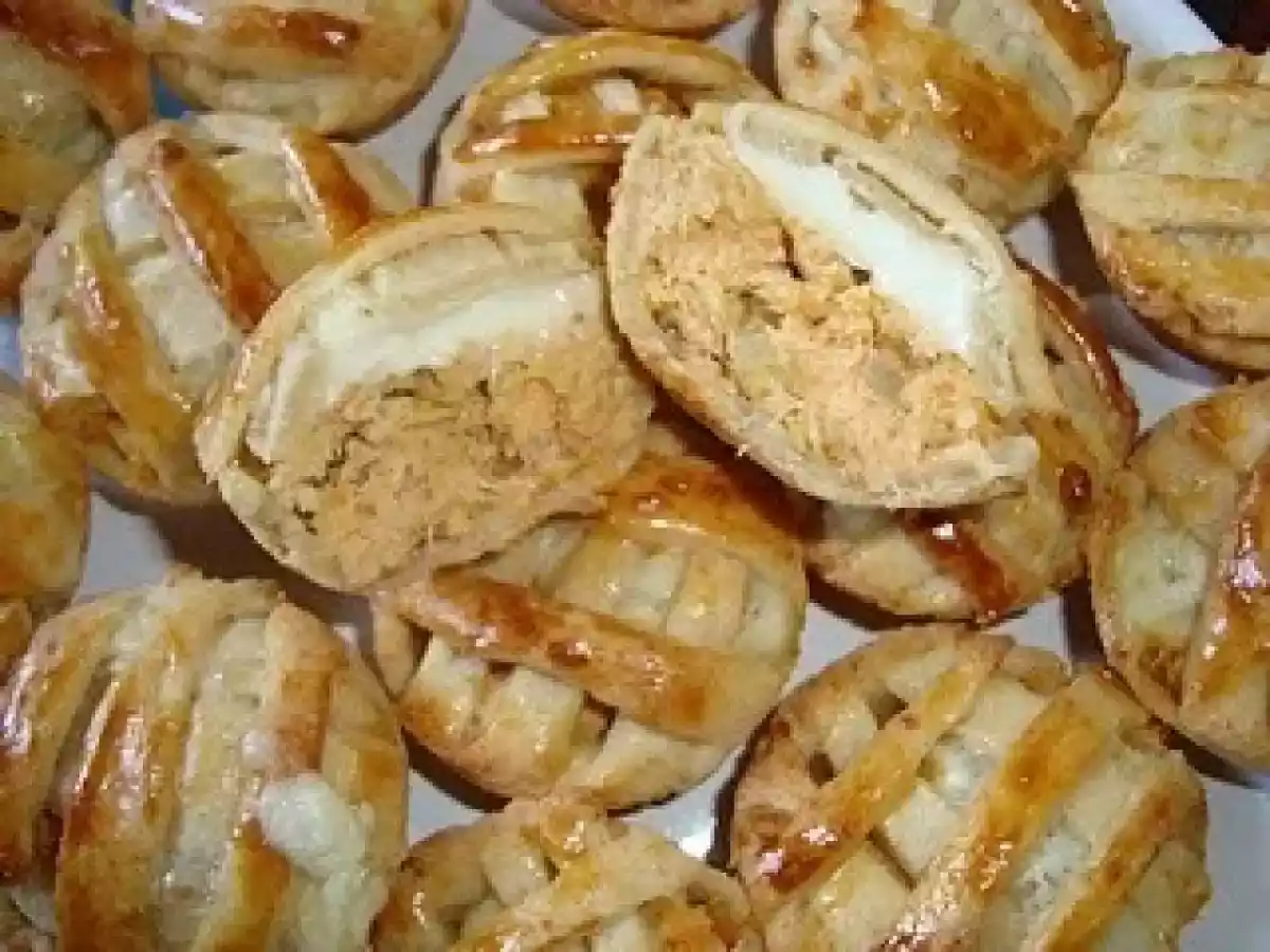 Tortinhas de frango e requeijão cremoso