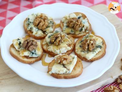 Tostas/ Torradas com roquefort, nozes e mel, foto 3