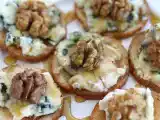 Tostas/ Torradas com roquefort, nozes e mel, foto 1