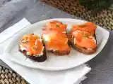 Tostas (torradinhas) de queijo de cabra e salmão defumado, foto 3