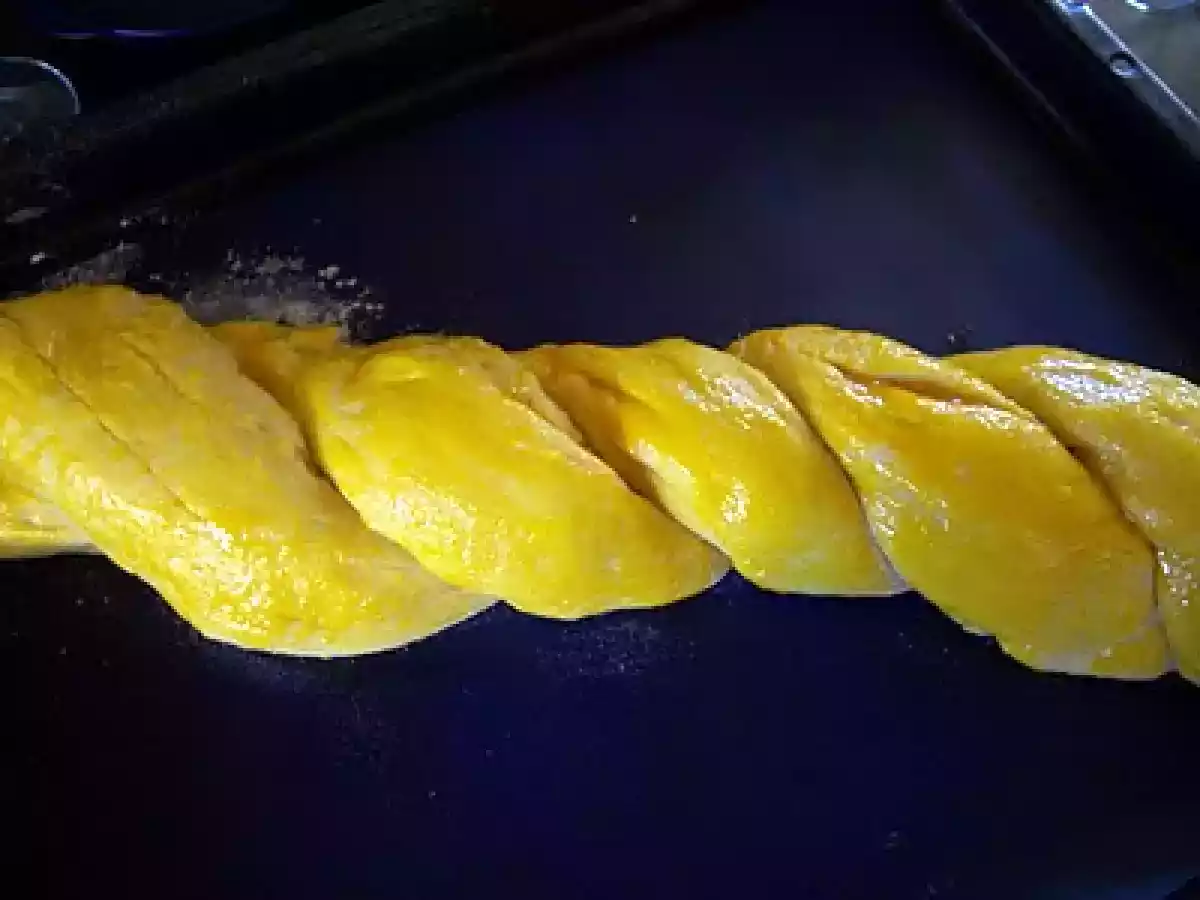 TRANÇA COM MASSA DE FOLAR DA PÁSCOA
