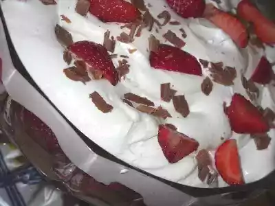 Trifle de chocolate e morango