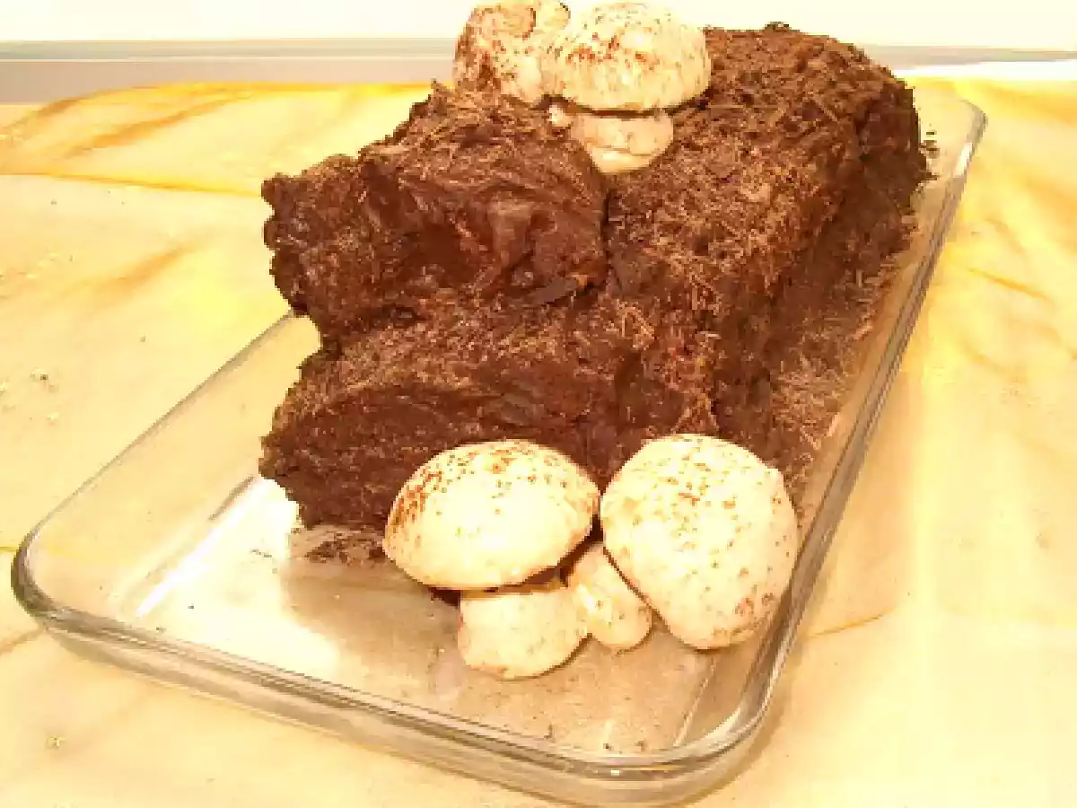 Tronco de natal de amêndoa e chocolate