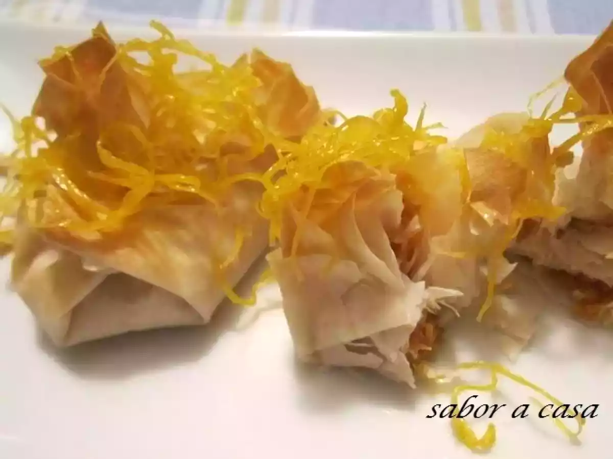 Trouxas de ovos e amêndoa