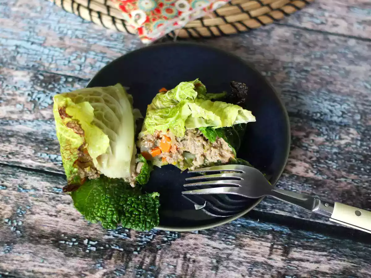 Trouxinha de repolho recheado com carne e legumes - foto 3