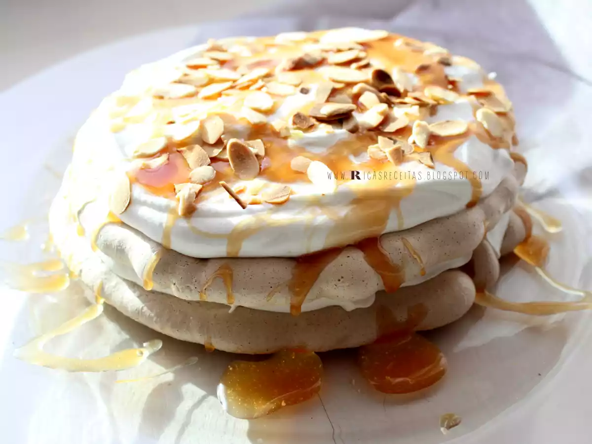 Vacherin de Chocolate e Caramelo