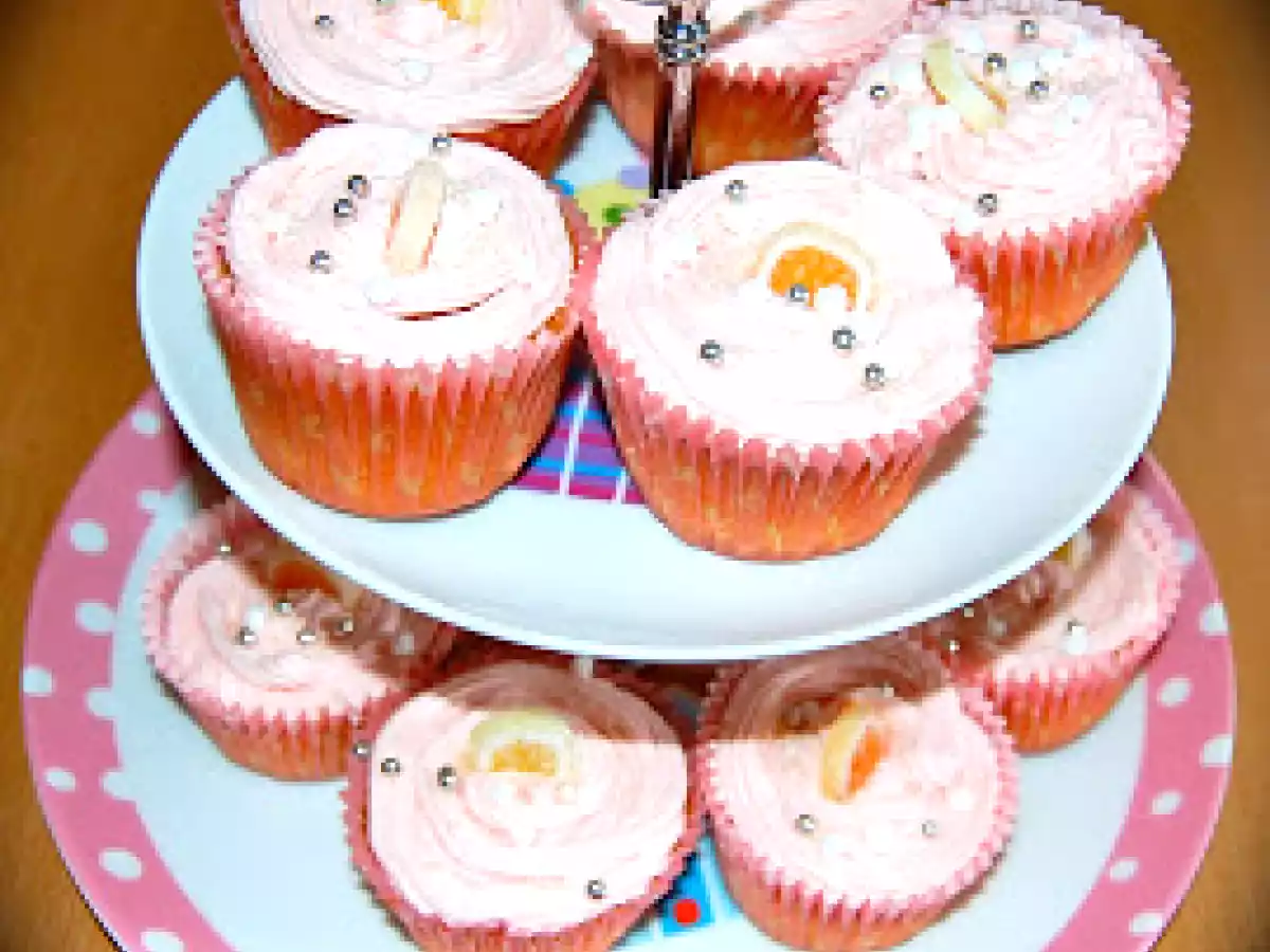 Vanilla Cupcakes / Cupcakes de Baunilha! - foto 3
