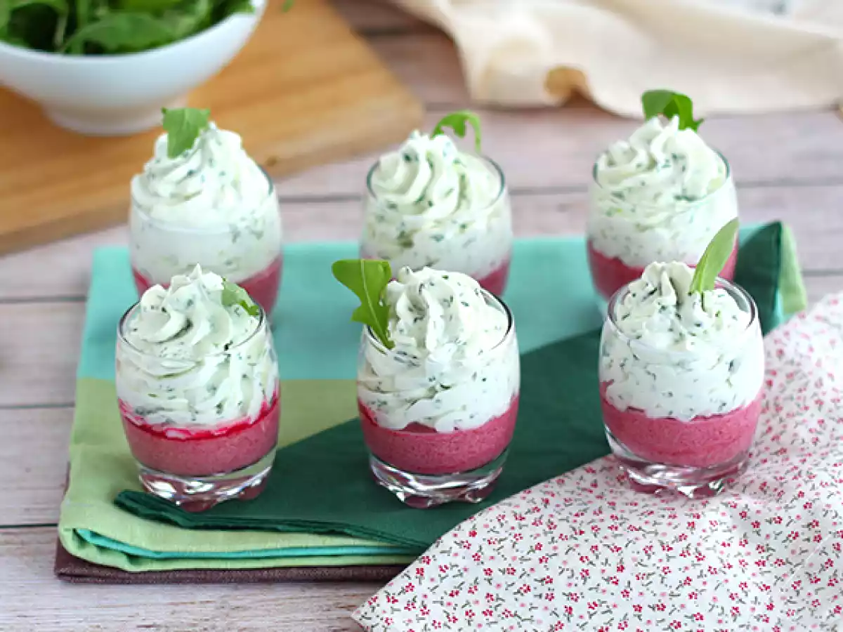 Verrines de beterraba e rúcula (Mousse de beterraba e rúcula)