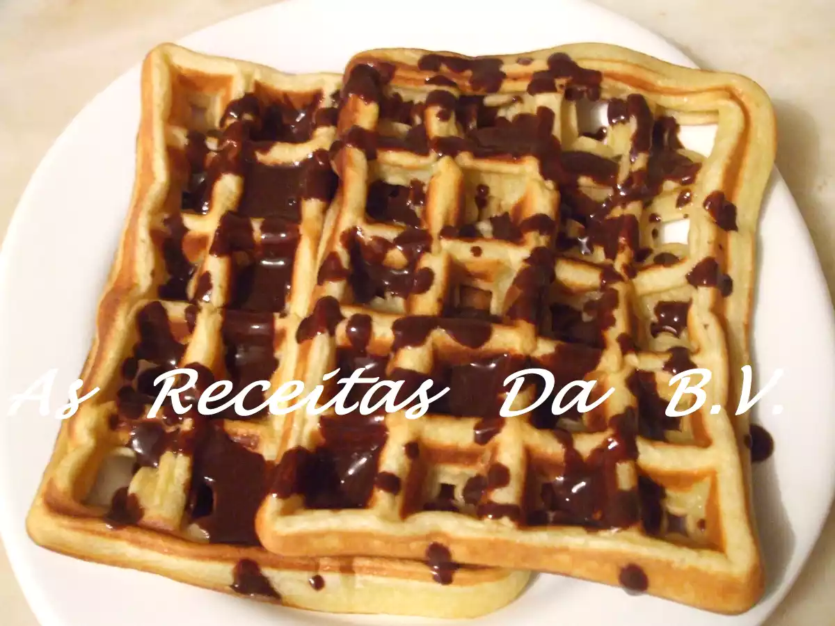 Waffles Com Molho de Chocolate