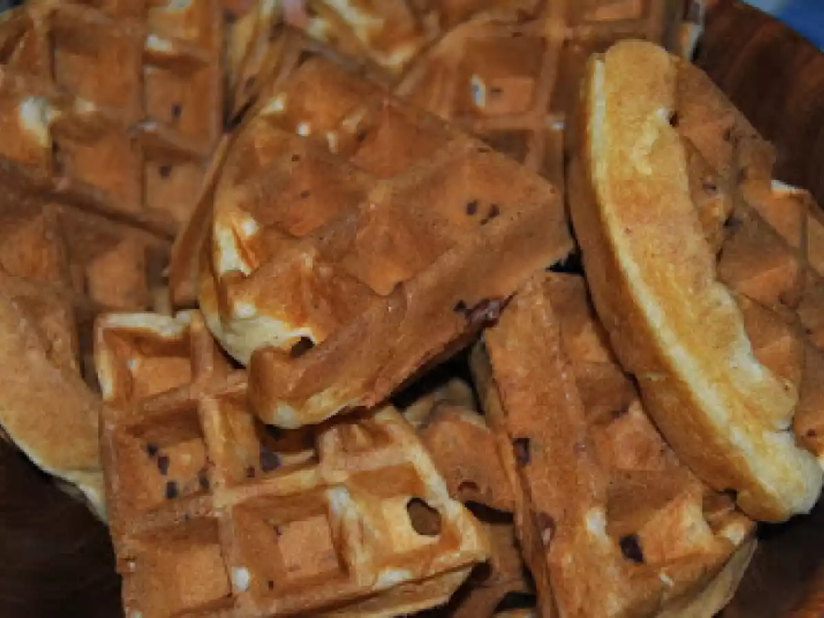 WAFFLES DE BACON E CEBOLA