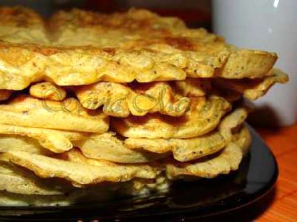 Waffles de Farinha Integra, Sementes de Papoila e Custard