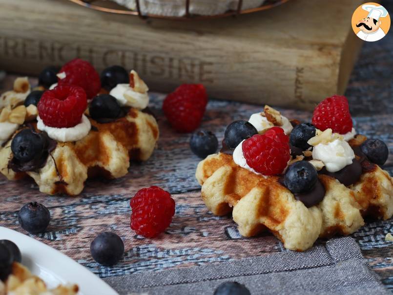 Waffles de frutas, chocolate e creme mascarpone - foto 3