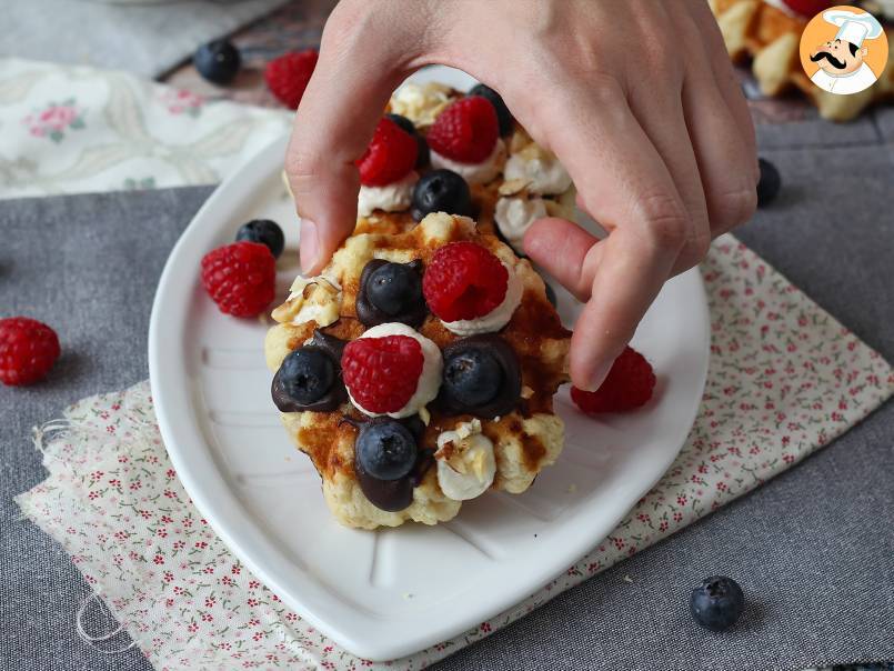 Waffles de frutas, chocolate e creme mascarpone - foto 4