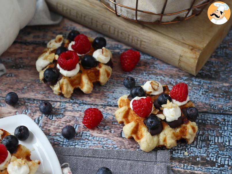 Waffles de frutas, chocolate e creme mascarpone - foto 6