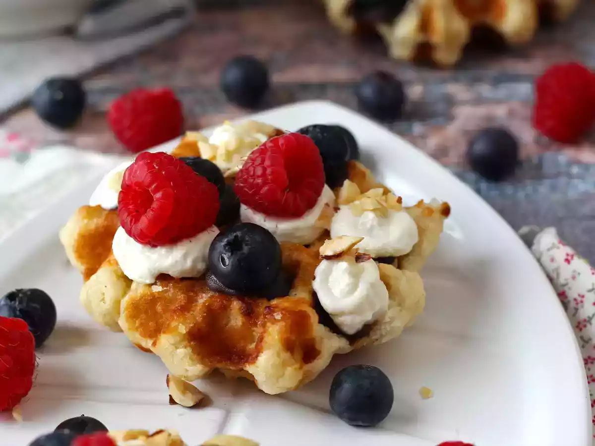 Waffles de frutas, chocolate e creme mascarpone - foto 9