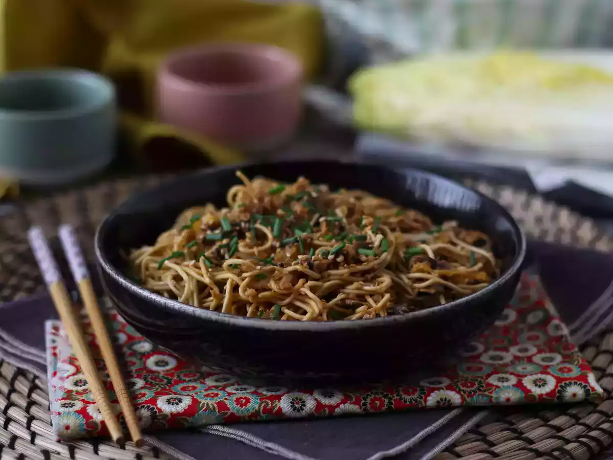Wok de macarrão chinês, legumes e proteína de soja - foto 4