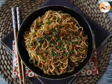 Wok de macarrão chinês, legumes e proteína de soja, foto 3