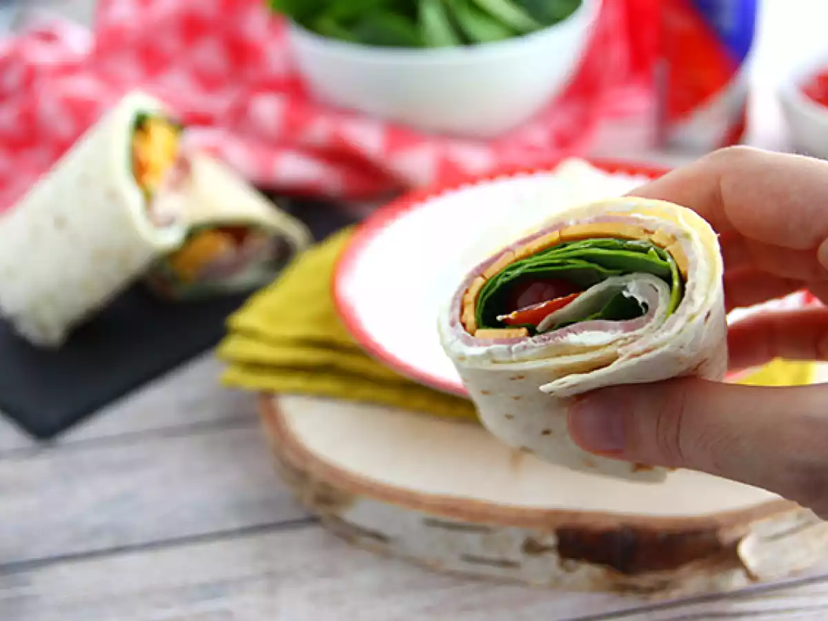 Wrap de queijo cheddar, presunto e espinafre - foto 3