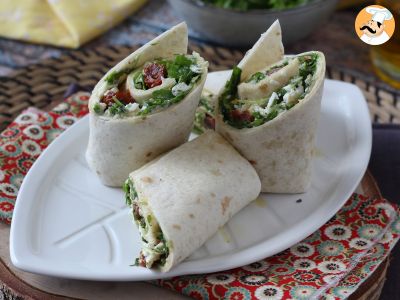 Wrap mediterrâneo recheado com homus, rúcula, pimentão e feta - foto 3