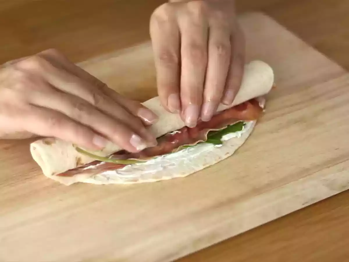 Wraps de presunto cru e rúcula - foto 4
