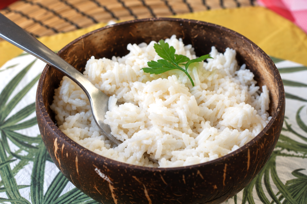 Receitas com coco: bolos, doces e pratos com leite de coco