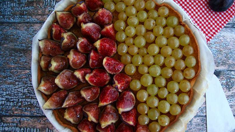 Tarte de figos e uvas